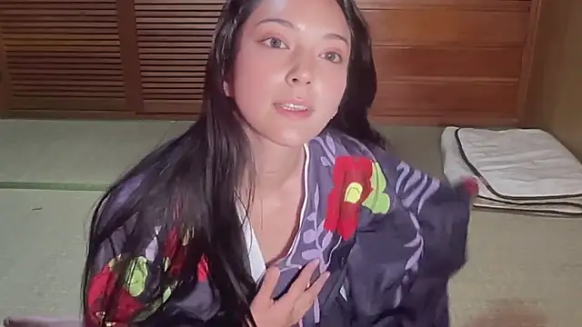 Snapshot of ena8888 chatting on 10-16-25, 05:16 ena8888 online show from 10-16-25, 05:16