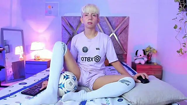 Hyunjin Son online show from 03-13-26, 02:33