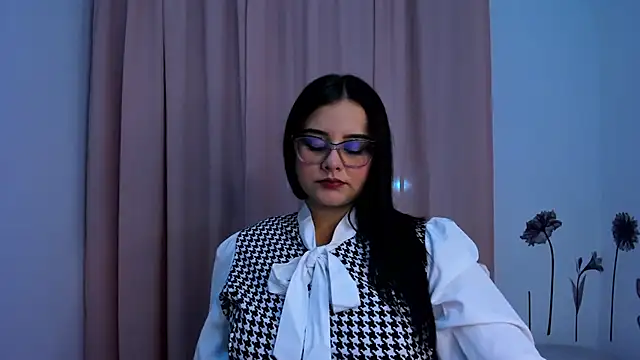 Snapshot of val_ferrer chatting on 09-12-25, 02:55 val ferrer online show from 09-12-25, 02:55