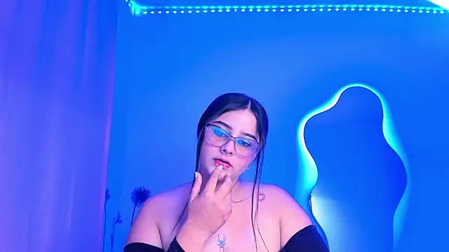 Snapshot of val_ferrer chatting on 10-04-25, 04:47 val ferrer online show from 10-04-25, 04:47