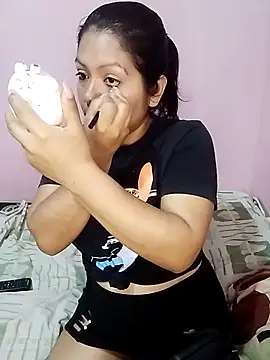 Snapshot of Alexxxia69 chatting on 09-27-25, 12:17 Alexxxia69 online show from 09-27-25, 12:17