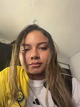 Snapshot of AnnyLopezzz_ chatting on 05-10-26, 09:13 AnnyLopezzz online show from 05-10-26, 09:13
