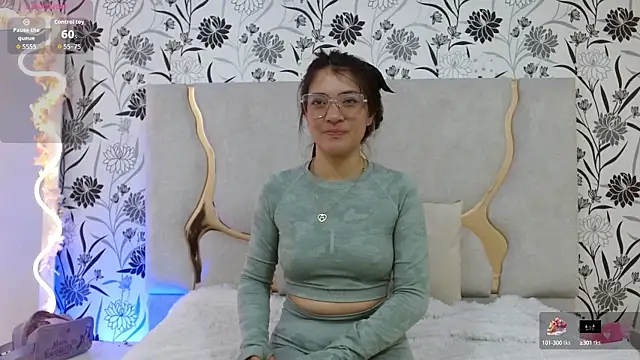 Snapshot of Hanaa_tay chatting on 09-19-25, 11:36 Hanaa tay online show from 09-19-25, 11:36