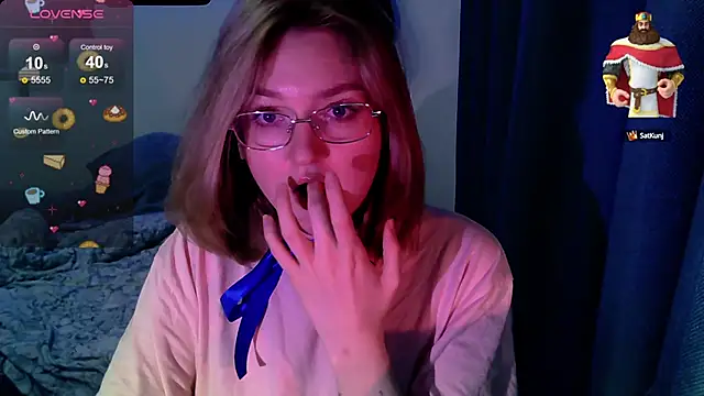 Snapshot of cute1stranger chatting on 09-16-25, 04:30 cute1stranger online show from 09-16-25, 04:30