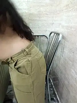 Snapshot of Black_panda87 chatting on 10-17-25, 05:33 Black panda87 online show from 10-17-25, 05:33