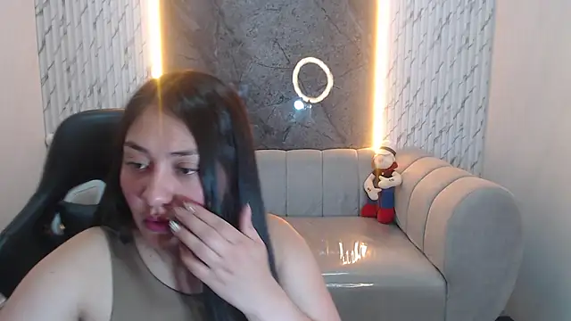 Ivony18 b online show from 10-19-25, 03:09