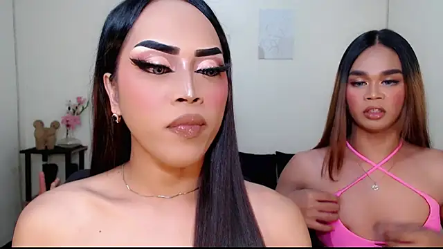 Snapshot of Lessandra_Lust chatting on 09-17-25, 03:36 Lessandra Lust online show from 09-17-25, 03:36