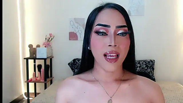 Snapshot of Lessandra_Lust chatting on 10-03-25, 02:04 Lessandra Lust online show from 10-03-25, 02:04