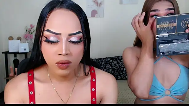 Snapshot of Lessandra_Lust chatting on 10-17-25, 12:36 Lessandra Lust online show from 10-17-25, 12:36