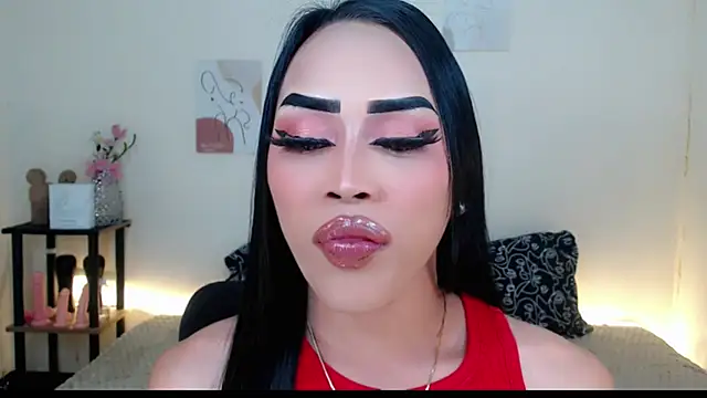 Snapshot of Lessandra_Lust chatting on 10-10-25, 11:16 Lessandra Lust online show from 10-10-25, 11:16