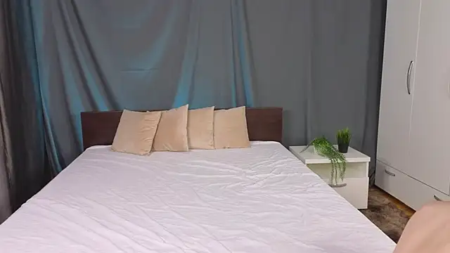 Snapshot of star_madison chatting on 09-17-25, 08:33 star madison online show from 09-17-25, 08:33