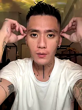 Snapshot of marz-z7-o chatting on 11-14-25, 11:47 marz-z7-o online show from 11-14-25, 11:47