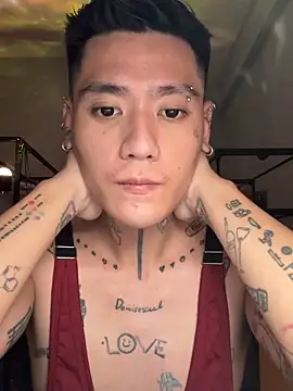 Snapshot of marz-z7-o chatting on 10-27-25, 01:23 marz-z7-o online show from 10-27-25, 01:23