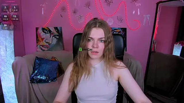 Snapshot of veronica_bubble chatting on 05-04-26, 09:17 veronica bubble online show from 05-04-26, 09:17