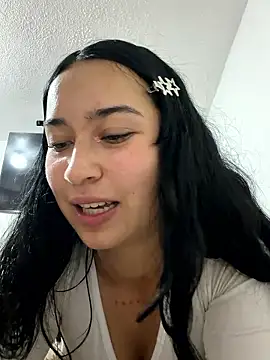 Snapshot of Sol_Sunny chatting on 05-13-26, 02:18 Sol Sunny online show from 05-13-26, 02:18