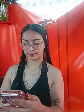 Snapshot of Sol_Sunny chatting on 05-24-26, 02:50 Sol Sunny online show from 05-24-26, 02:50
