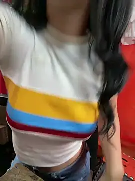 Snapshot of Sol_Sunny chatting on 05-17-26, 09:37 Sol Sunny online show from 05-17-26, 09:37