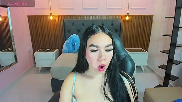 MOLLYSPENCER1 online show from 05-08-26, 06:56