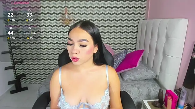 MOLLYSPENCER1 online show from 04-15-26, 07:07