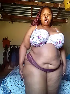 Snapshot of Curvycandy95 chatting on 09-21-25, 10:20 Curvycandy95 online show from 09-21-25, 10:20