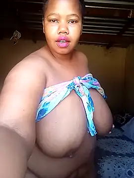 Snapshot of Curvycandy95 chatting on 10-01-25, 06:07 Curvycandy95 online show from 10-01-25, 06:07