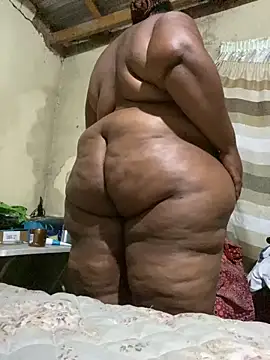 Curvycandy95 online show from 04-07-26, 07:15