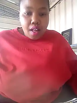 Snapshot of Curvycandy95 chatting on 10-21-25, 08:14 Curvycandy95 online show from 10-21-25, 08:14