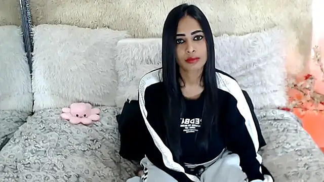 indianchic89 online show from 12-14-25, 04:29