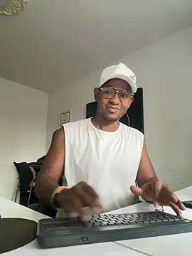 AndresCalifornia online show from 10-15-25, 10:07