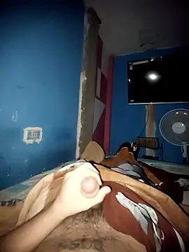 Snapshot of Exotic19cm chatting on 01-15-26, 08:18 Exotic19cm online show from 01-15-26, 08:18