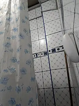 Snapshot of Exotic19cm chatting on 11-11-25, 10:47 Exotic19cm online show from 11-11-25, 10:47