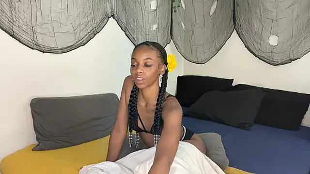 Trixie luv1 online show from 09-27-25, 05:30