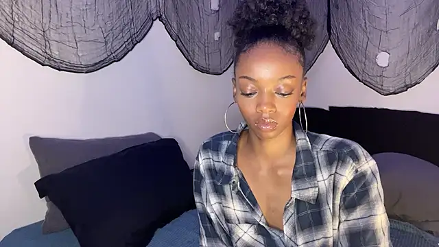 Trixie luv1 online show from 10-15-25, 01:08