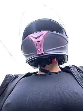 AlannaEvons online show from 10-16-25, 04:15