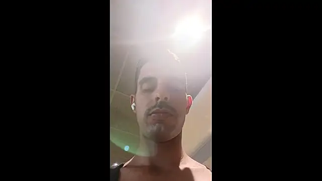 Snapshot of Greek_crazy_couple chatting on 10-29-25, 12:04 Greek crazy couple online show from 10-29-25, 12:04