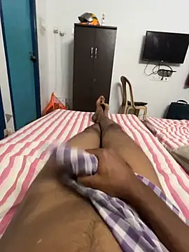 usermood2000 online show from 12-05-25, 05:39