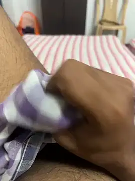 usermood2000 online show from 01-07-26, 06:29