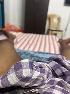 usermood2000 online show from 10-11-25, 11:00