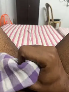 usermood2000 online show from 12-22-25, 07:19