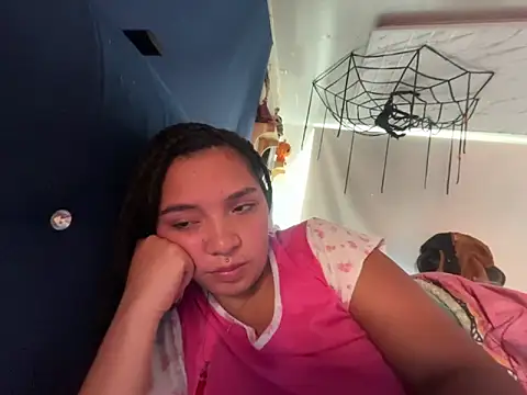 Snapshot of amanne_misa chatting on 10-21-25, 01:21 amanne misa online show from 10-21-25, 01:21