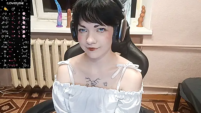 ChaeTrier online show from 11-06-25, 04:11