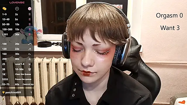 ChaeTrier online show from 10-15-25, 04:37