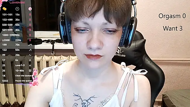 ChaeTrier online show from 10-16-25, 04:04