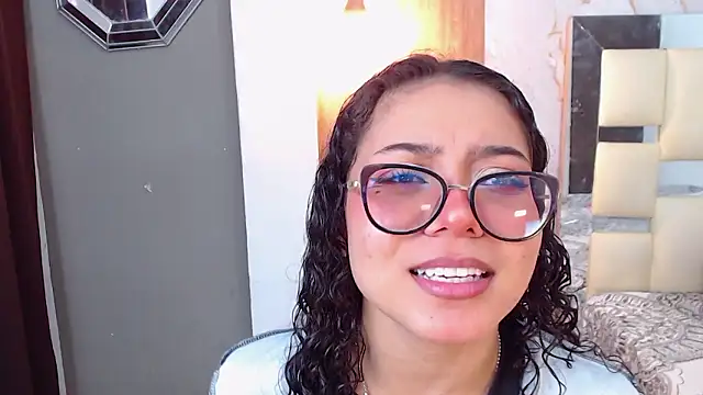 Snapshot of honeymoon_12 chatting on 02-21-26, 07:43 honeymoon 12 online show from 02-21-26, 07:43