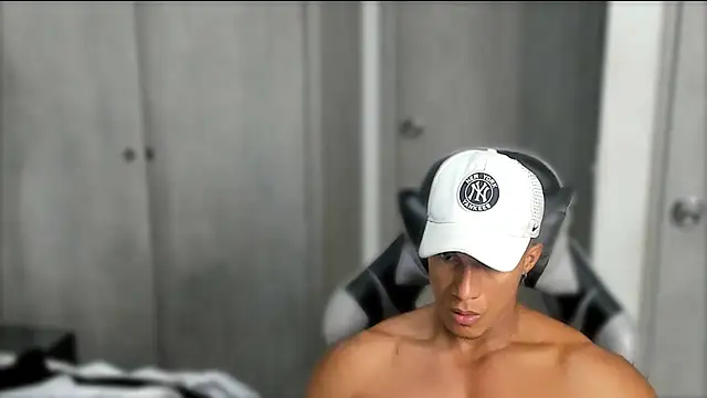 JakeViper online show from 12-19-25, 03:25