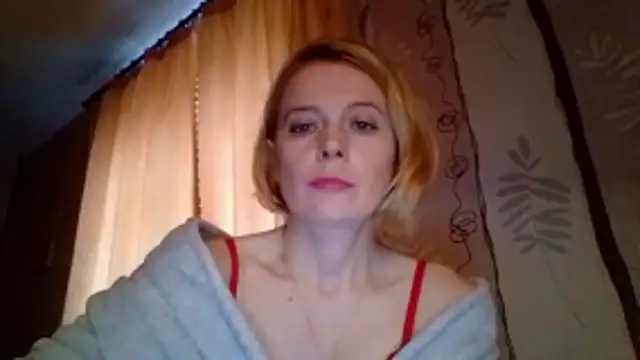 LiluXRose online show from 10-25-25, 10:47