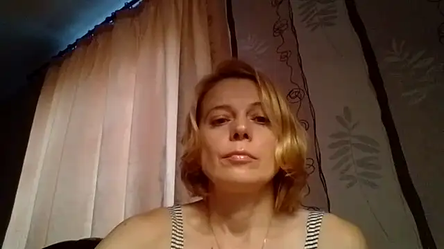 Snapshot of LiluXRose chatting on 09-29-25, 10:54 LiluXRose online show from 09-29-25, 10:54