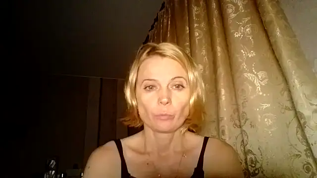 Snapshot of LiluXRose chatting on 09-25-25, 08:26 LiluXRose online show from 09-25-25, 08:26