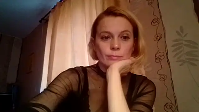 Snapshot of LiluXRose chatting on 10-23-25, 09:19 LiluXRose online show from 10-23-25, 09:19