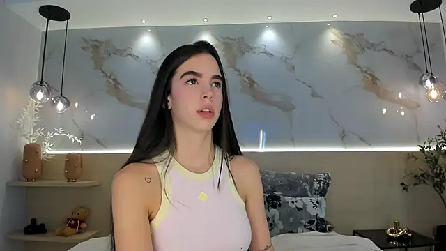 Snapshot of SolAvelar chatting on 05-06-26, 11:31 SolAvelar online show from 05-06-26, 11:31